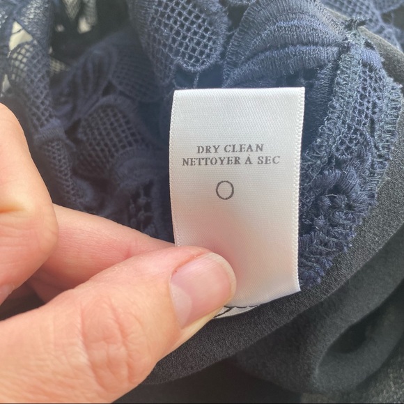 A.L.C. Adriana lace crop top blouse size 2 navy blue - Picture 5 of 6